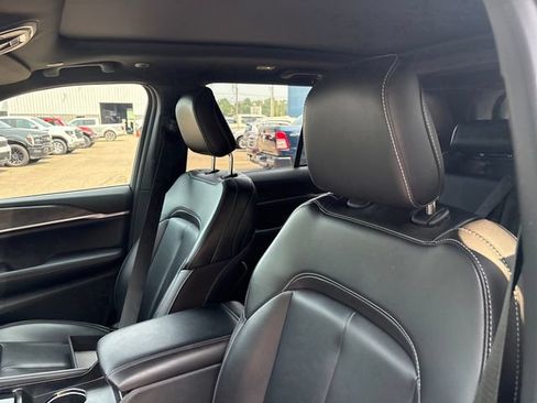 Used 2026 Jeep Grand Cherokee Limited w/ Limited Altitude Package AWD/4WD image 9