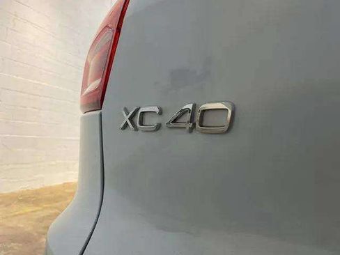 Used 2025 Volvo XC40 B5 Core AWD/4WD image 94