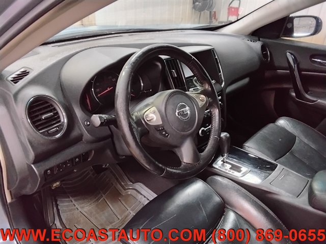 Used 2011 Nissan Maxima 3.5 SV w/ Monitor Pkg FWD image 11