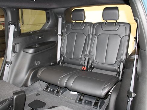 New 2026 Jeep Grand Cherokee L Limited w/ MOPAR Finishing Package AWD/4WD image 29