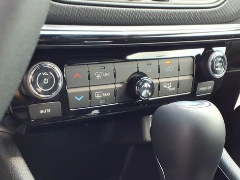 New 2026 Jeep Compass Latitude AWD/4WD image 8
