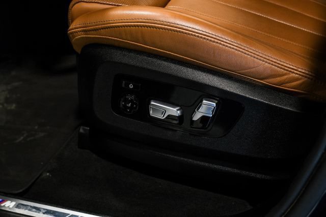 Used 2022 BMW X5 sDrive40i w/ M Sport Package RWD image 26