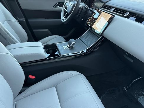 Certified 2026 Land Rover Range Rover Velar Dynamic SE AWD/4WD image 17