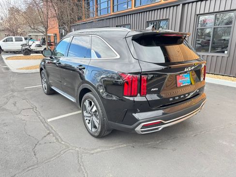 Used 2022 Kia Sorento SX Prestige w/ Panoramic Sunroof Package image 3