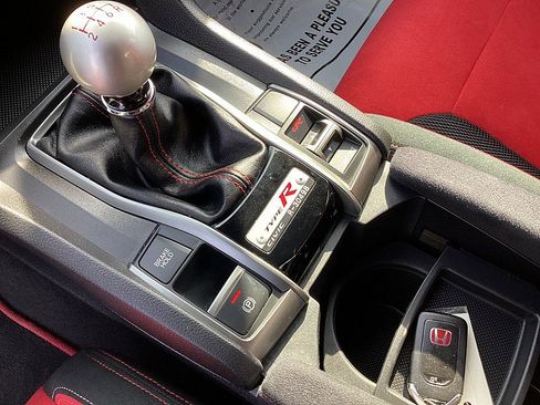 Used 2019 Honda Civic Type R image 12