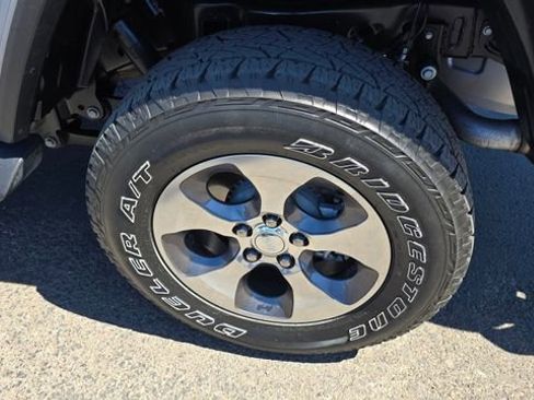 Used 2020 Jeep Gladiator Overland image 10