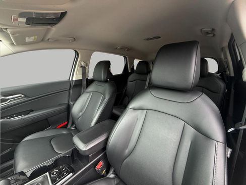 Used 2025 Kia Sportage EX FWD image 43