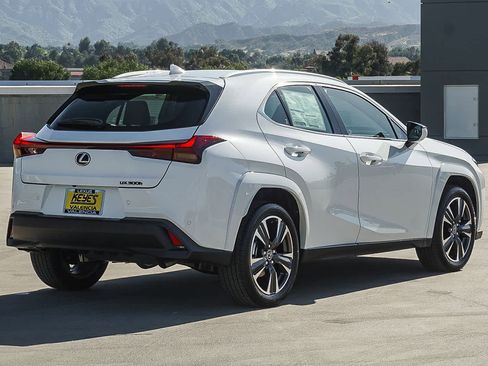 New 2026 Lexus UX 300h FWD image 7