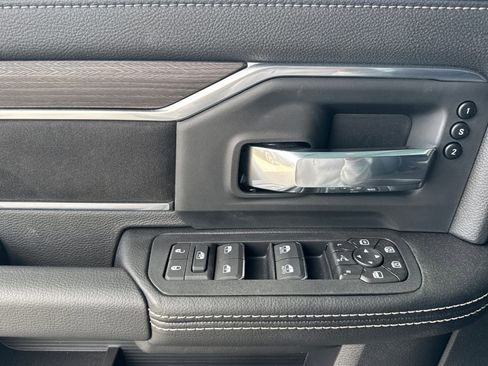 New 2026 RAM 2500 Laramie AWD/4WD image 10