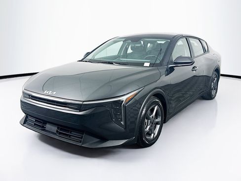 Used 2025 Kia K4 FWD image 3