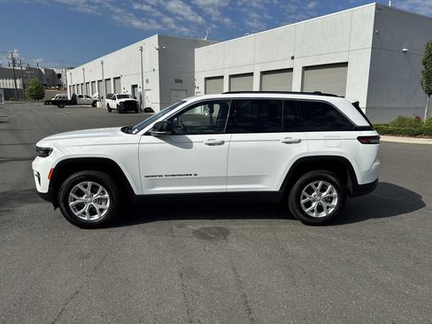 Used 2023 Jeep Grand Cherokee Limited w/ Luxury Tech Group II AWD/4WD image 7