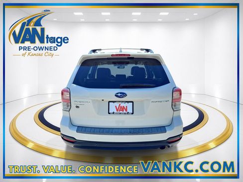 Used 2018 Subaru Forester 2.5i Touring AWD/4WD image 7