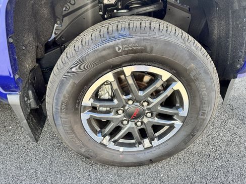 Used 2025 Toyota Tacoma TRD Sport image 25