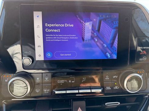 Used 2023 Toyota Highlander XLE image 22