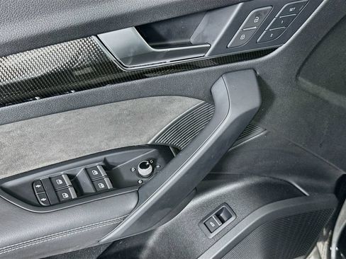 Used 2019 Audi SQ5 Premium Plus w/ Premium Plus Package AWD/4WD image 18