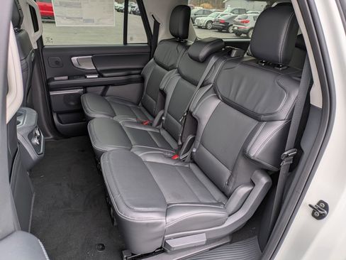 New 2026 Ford Expedition Max Platinum w/ Driver's Package AWD/4WD image 15