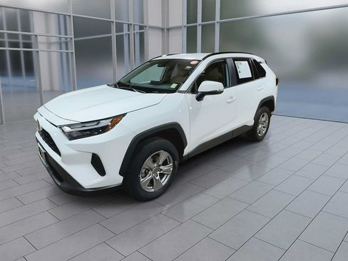 Used 2023 Toyota RAV4 XLE FWD image 4
