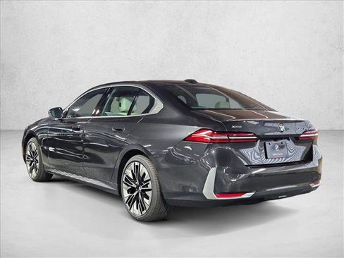 New 2026 BMW 530i xDrive w/ Premium Package image 8