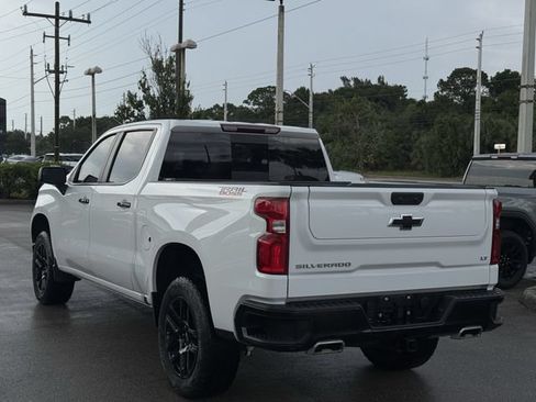 Used 2025 Chevrolet Silverado 1500 LT Trail Boss w/ Convenience Package II AWD/4WD image 2