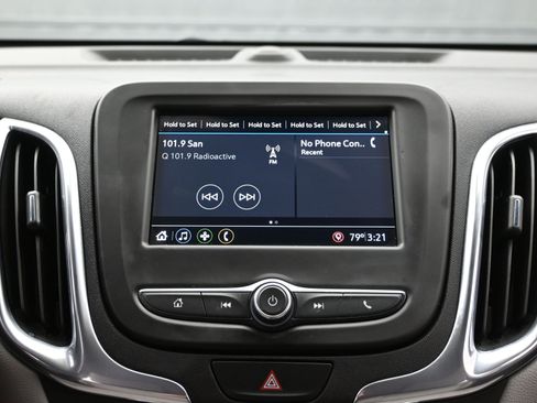 Used 2019 Chevrolet Equinox LS image 28