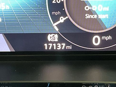 Used 2024 Volkswagen Atlas SE image 6