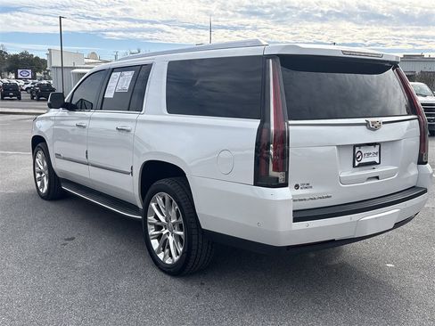 Used 2019 Cadillac Escalade ESV Luxury image 7