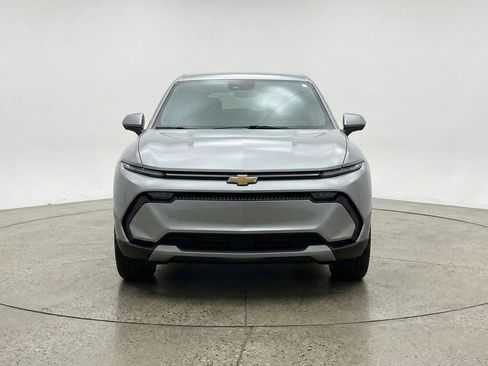 Used 2025 Chevrolet Equinox LT image 2