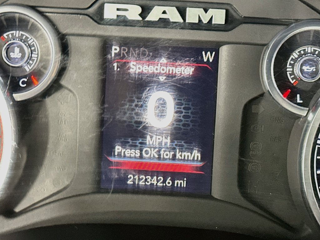 Used 2024 RAM 5500 Tradesman w/ Chrome Appearance Group AWD/4WD image 15