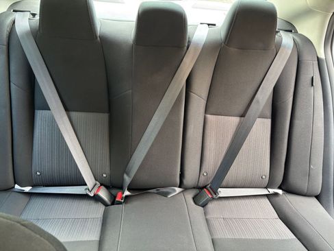 Used 2025 Nissan Sentra SV FWD image 33