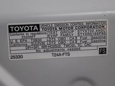 Used 2025 Toyota 4Runner SR5 RWD image 28