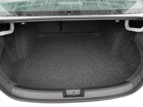 Used 2024 Volkswagen Jetta Sport image 18