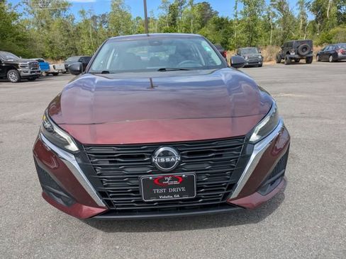 Used 2024 Nissan Altima 2.5 SV image 9