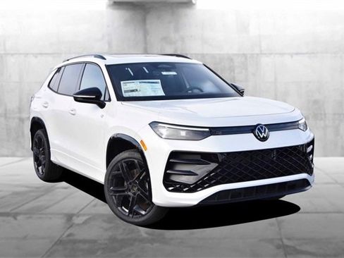 New 2026 Volkswagen Tiguan SE R-Line image 2