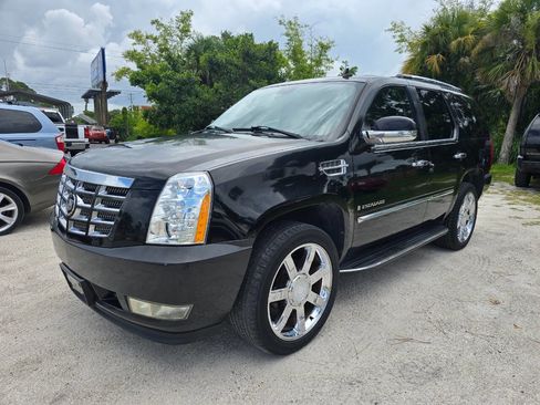 Used 2008 Cadillac Escalade Base AWD 4dr SUV image 1
