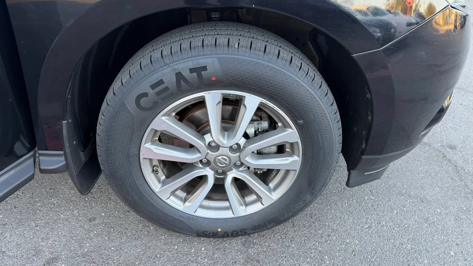 Used 2014 Nissan Pathfinder SV w/ Trailer Tow Package AWD/4WD image 26