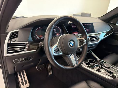 Used 2021 BMW X7 xDrive40i w/ M Sport Package AWD/4WD image 4