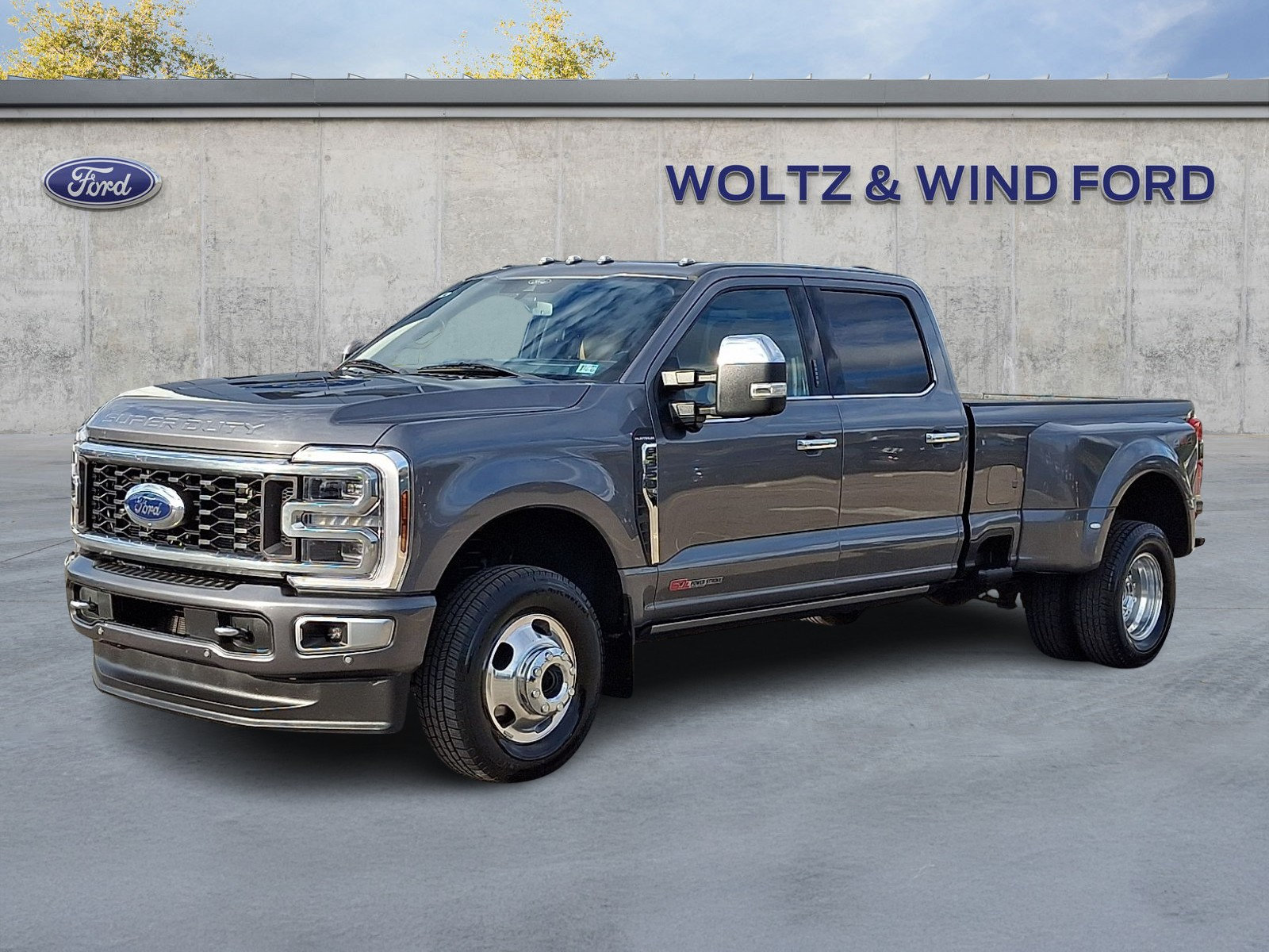Used 2024 Ford F350 Platinum AWD/4WD image 3