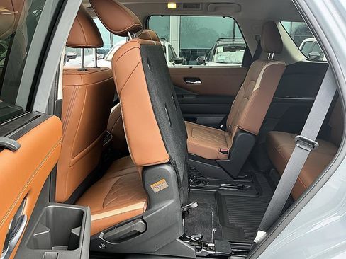 New 2026 Nissan Pathfinder Platinum AWD/4WD image 23