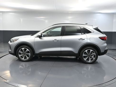 Used 2024 Ford Escape Platinum AWD/4WD image 9