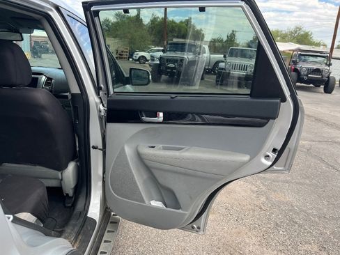 Used 2015 Kia Sorento LX FWD image 16