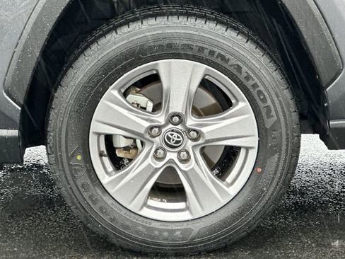 Certified 2025 Toyota RAV4 XLE FWD image 31
