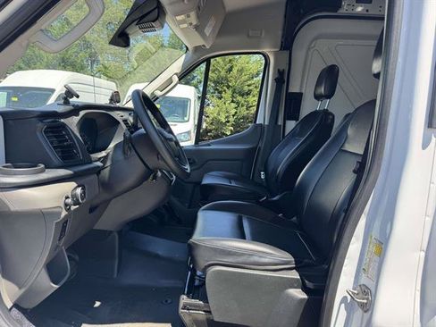 Certified 2025 Ford Transit 250 148 Medium Roof RWD image 34