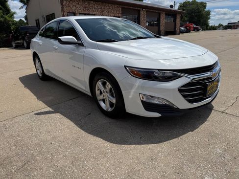 Used 2023 Chevrolet Malibu LT FWD image 3