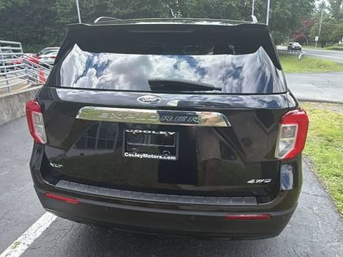 Used 2021 Ford Explorer XLT AWD/4WD image 6