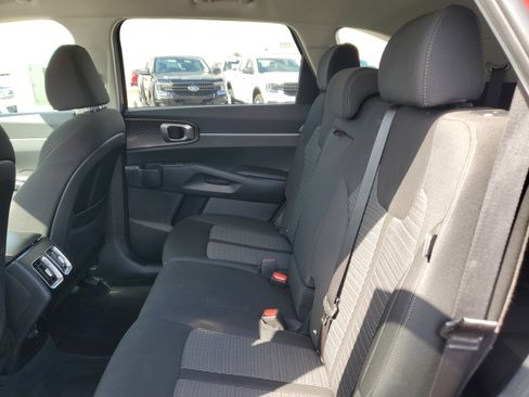 Used 2024 Kia Sorento LX image 12