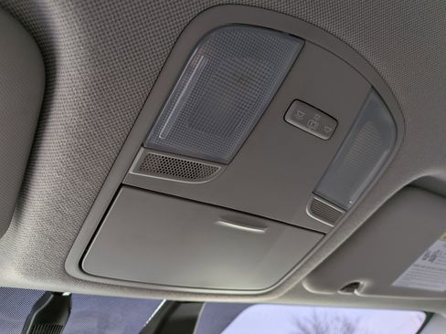 Used 2020 Hyundai Elantra SEL image 21