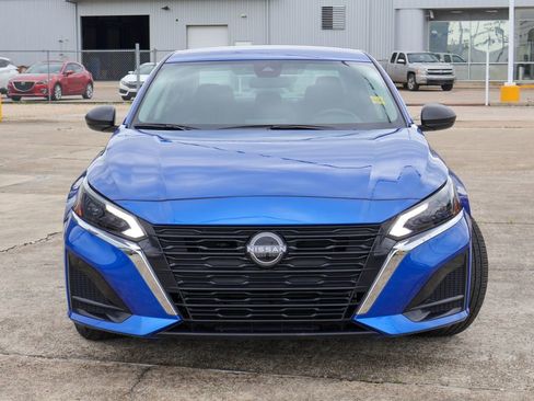 Used 2025 Nissan Altima 2.5 SV FWD image 21