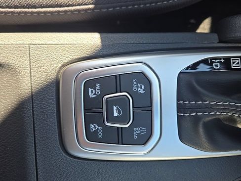 New 2026 Nissan Frontier SV w/ All-Weather Content Package AWD/4WD image 20