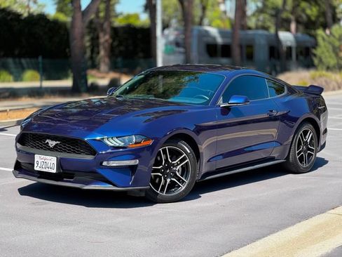 Used 2019 Ford Mustang Premium RWD image 23