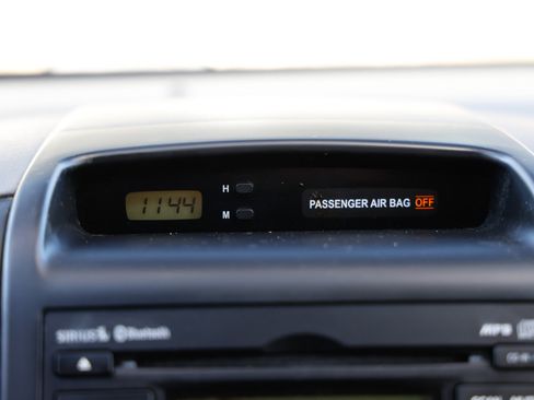 Used 2012 Kia Sedona LX image 33